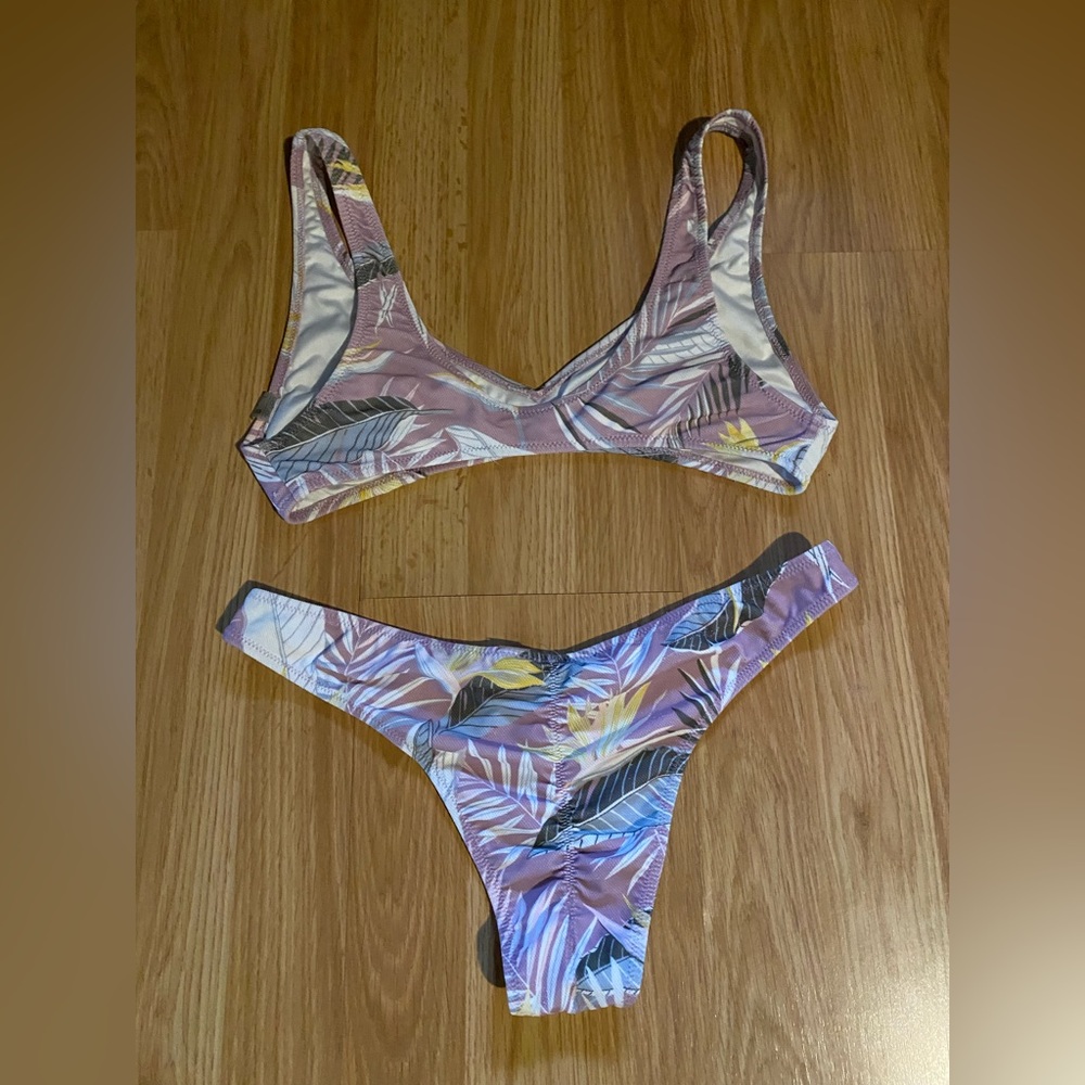 Volcom Bikini - Picture 4 of 4